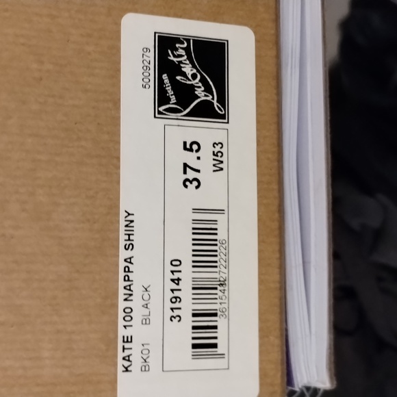 Loubutin stilettos - Picture 3 of 4